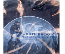 Load image into Gallery viewer, Garth Brooks concert T-shirt
